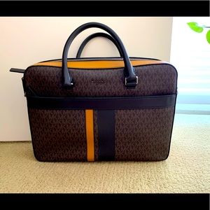 Michael Kors messenger business bag